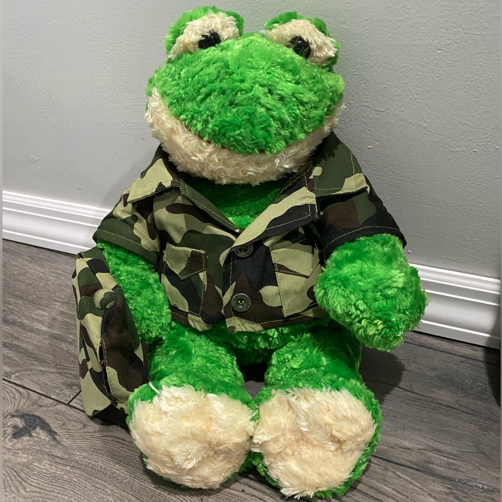 BUILD A BEAR Retired Green Friendly Frog 17"